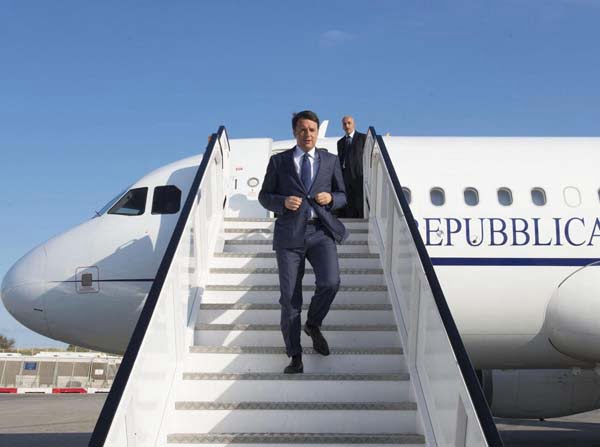 İtalyan hükümeti uçak kiralama sözleşmesini feshettiğini açıkladı.