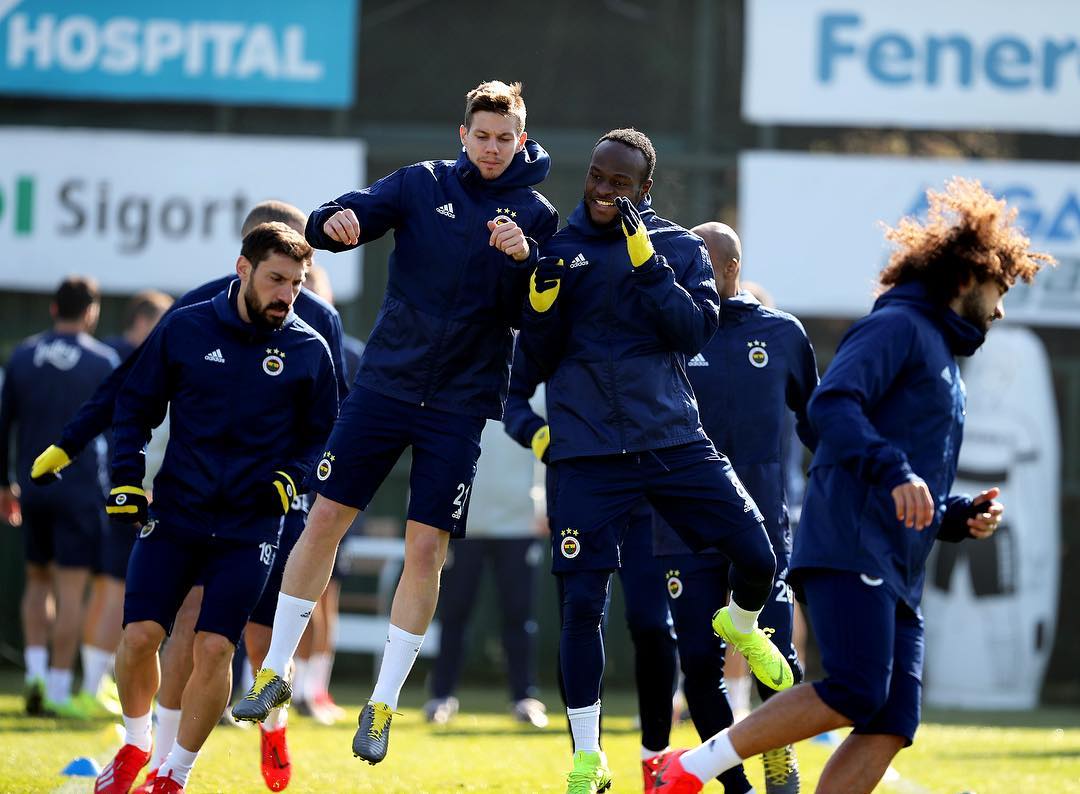 Fenerbahçe Zenit’e rötarlı gitti