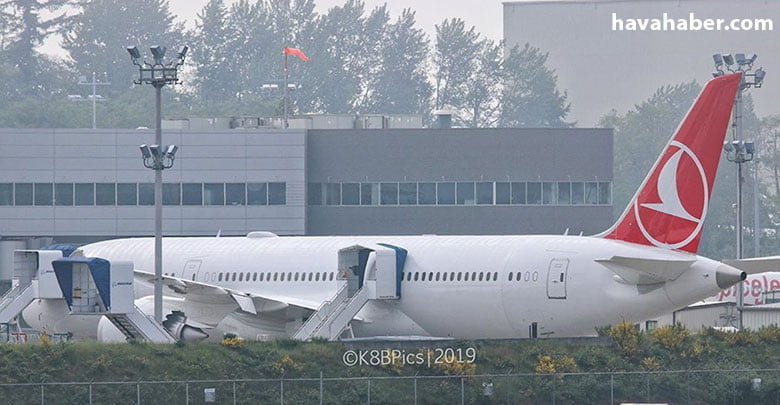 Türk Hava Yolları'nın ilk Dreamliner uçağı montaj hattından çıktı