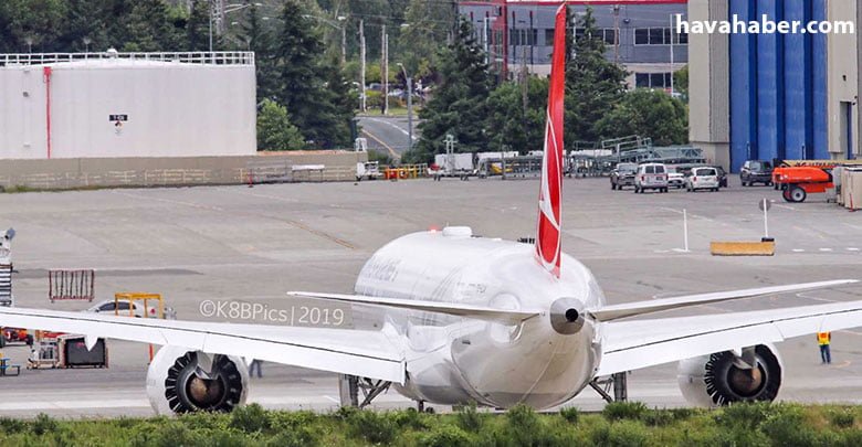 thy-dreamliner-ucak-motor-arızası