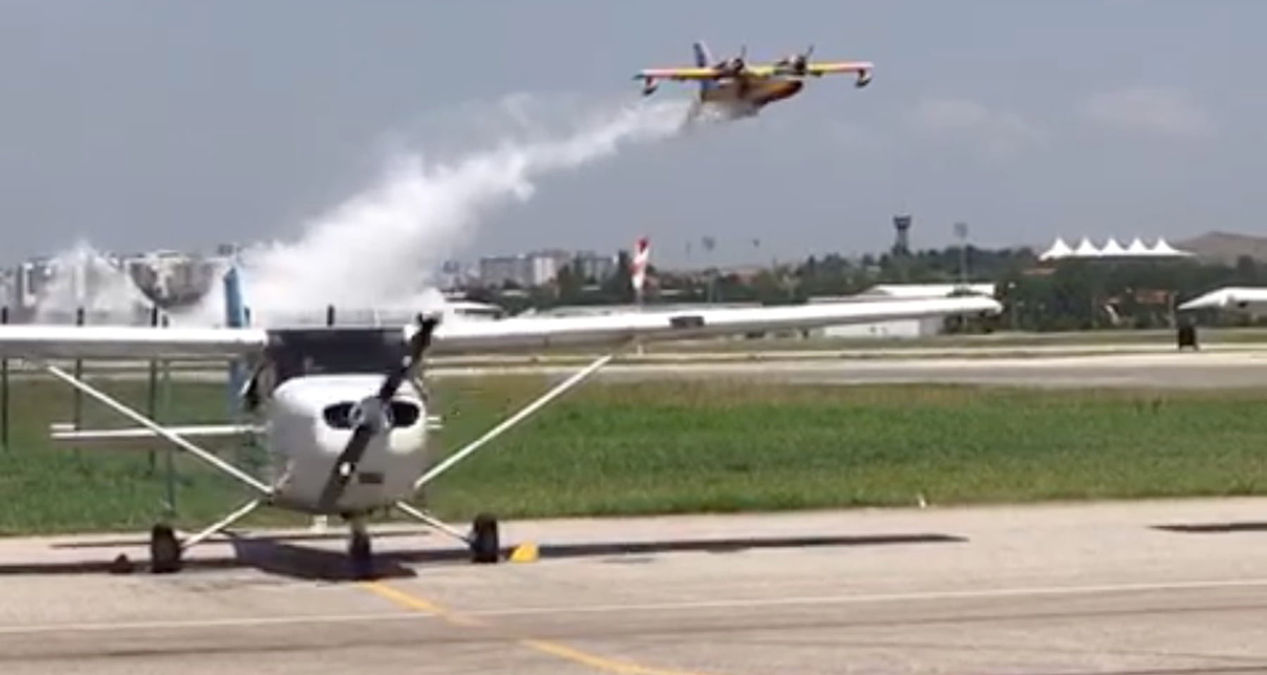 ‘Uçamaz’ denen THK uçaklarından yangın söndürme tatbikatı