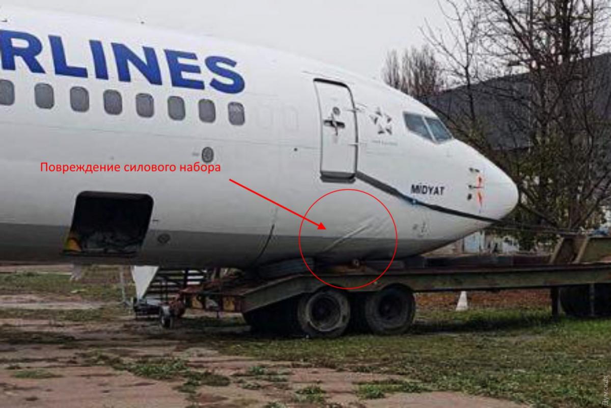 THY’nin TC-JGZ tescilli Boeing 737-8F2 tipi uçağı Odessa’da pistten çıkıp bu hale gelmişti.