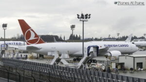 turkish cargo TC-LJS tescilli B777 kargo