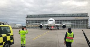 Berlin'in yeni havalimanı 9 sene gecikmeli açıldı