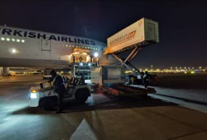 Koronavirüs aşılarını taşıyan THY uçağı Çin’den havalandı4