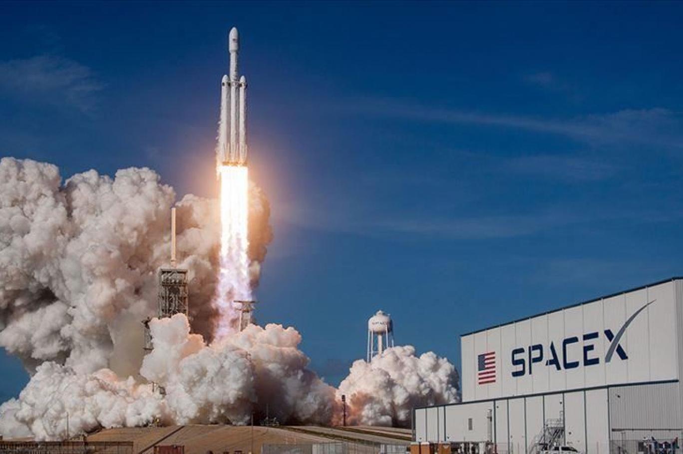 SpaceX, uzaya ilk sivil uçuşunu bu yıl gerçekleştirmeyi planlıyor