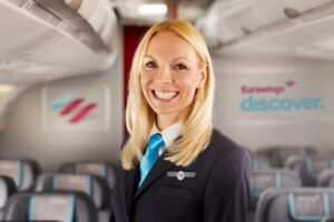 Hükümet talimatıyla kamudan sağlanan dokuz milyar euro destek ile iflastan kurtarılan Almanya’nın bayrak taşıyıcı havayolu Lufthansa “Eurowings Discover“ adıyla yeni bir havayolu kurdu