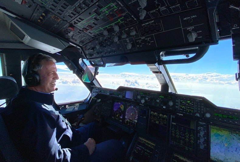 Yeni Uçuş Eğitim Yılı Resmen Başladı; Hulusi Akar A400M ile havalandı