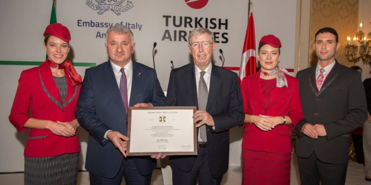 Türk Hava Yolları (THY) Genel Müdürü Bilal Ekşi, İtalya Cumhurbaşkanı Sergio Mattarella tarafından takdim edilen “İtalya Yıldız Şövalyesi Devlet Nişanı aldı
