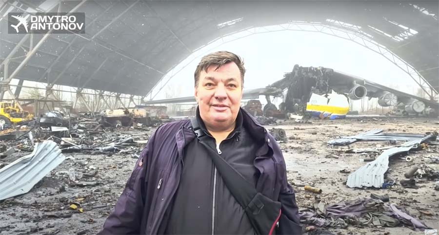Rusların imha ettiği AN-225 Mriya'nın pilotu enkazı görüntüledi