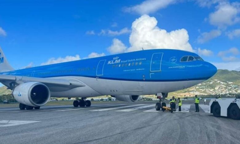 Hollandalı KLM'in Airbus A330'u iki kez pistte kaldı!