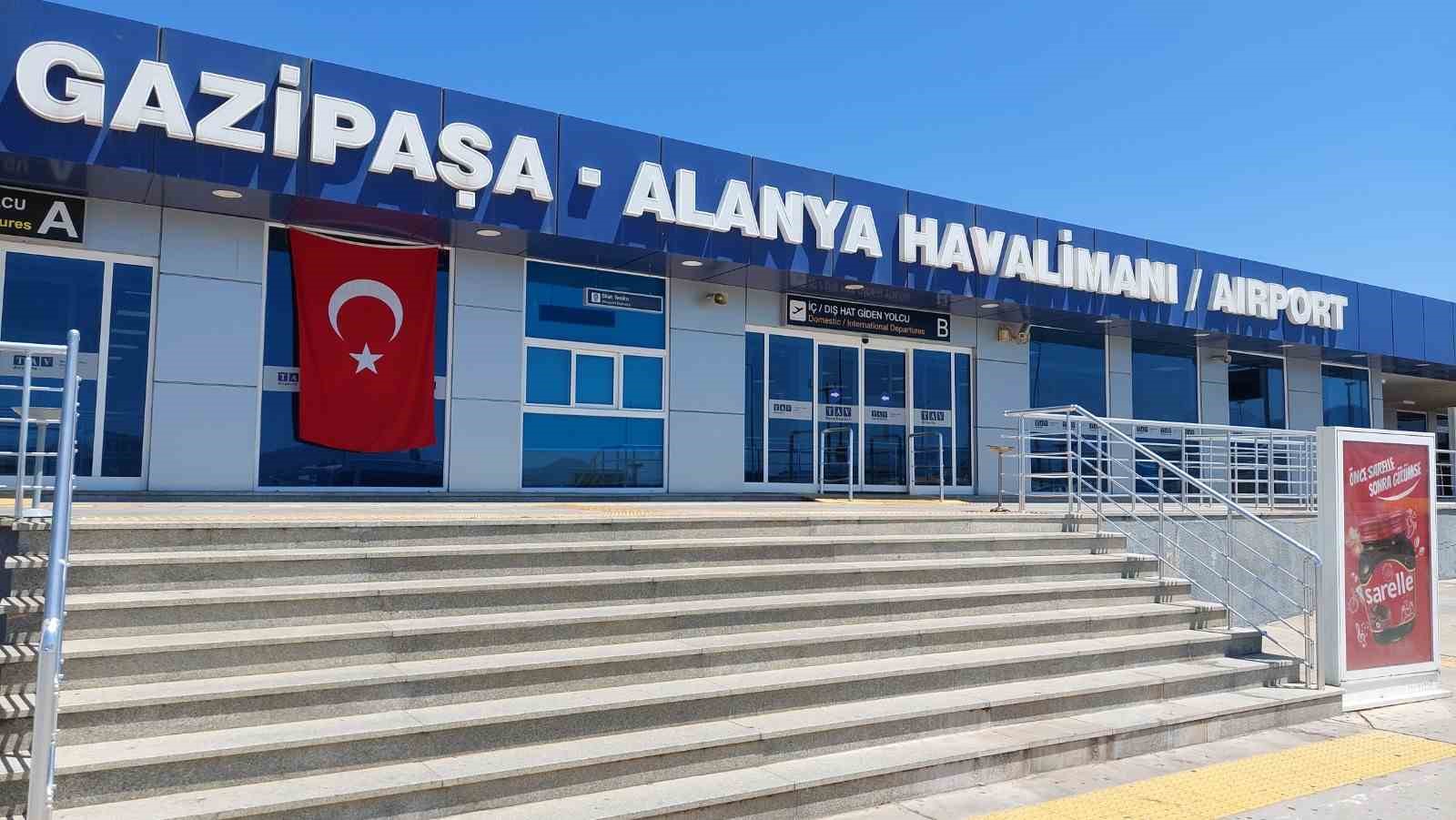 GAZİPAŞA-ALANYA HAVALİMANI’NI 2 AYDA 87 BİN 491 YOLCU KULLANDI