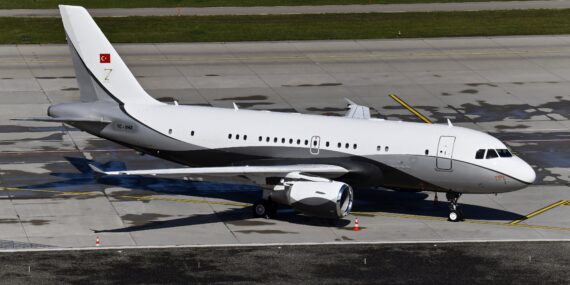 Zafer Air pilotları dünyada sadece 23 pilotun inebildiği Paro Havalimanı’na iniş yaptı