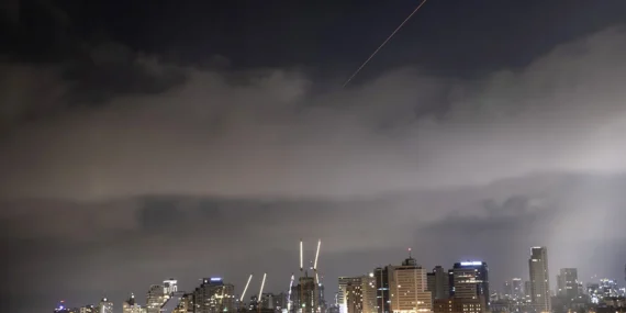 Saldırılar sonrası Ben Gurion Uluslararası Havalimanındaki uçuşlar iptal edildi