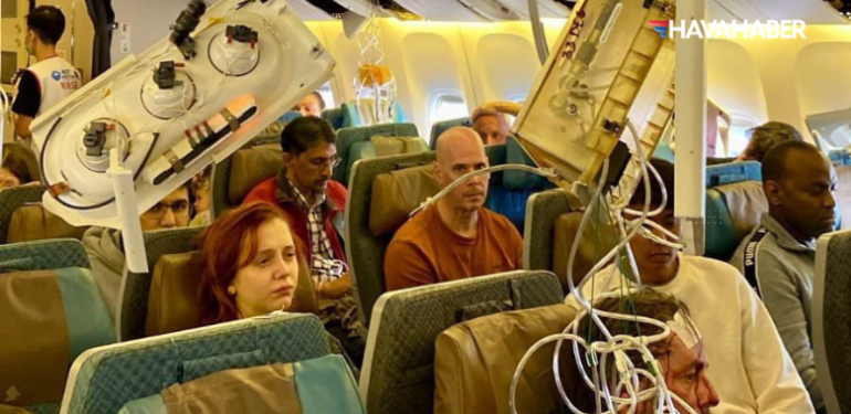 Londra-Singapur seferini yapan Singapur Havayolları uçağı türbülansa girdi 1 yolcu hayatını kaybetti