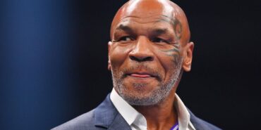 Mike Tyson, Miami-Los Angeles Uçağında Hastalandı Acil Tıbbi Müdahale Yapıldı