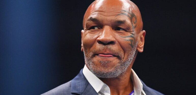 Mike Tyson, Miami-Los Angeles Uçağında Hastalandı: Acil Tıbbi Müdahale Yapıldı