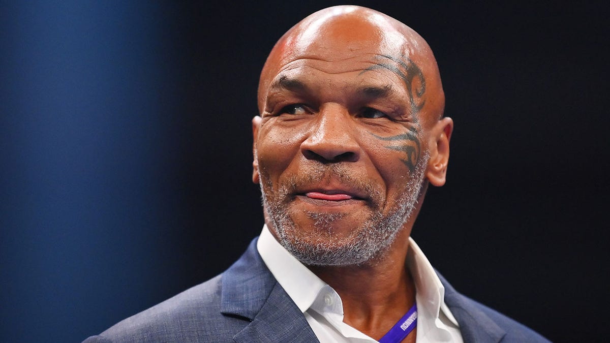 Mike Tyson, Miami-Los Angeles Uçağında Hastalandı Acil Tıbbi Müdahale Yapıldı