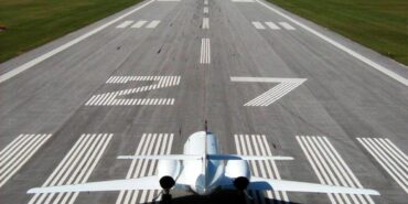 Pist Işıkları Uçakların Gece İnişlerine Nasıl Yardımcı Olur