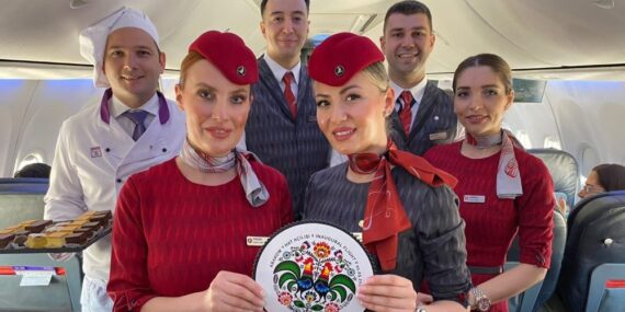 THY’den Kabin Memurlarına Özel Kutlama: Genel Müdür Bilal Ekşi de Katıldı