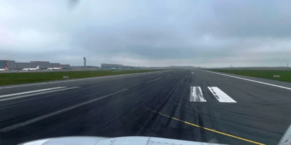 Havalimanı Pistlerindeki Lastik İzlerinin Önemi ve Temizlenme Nedeni