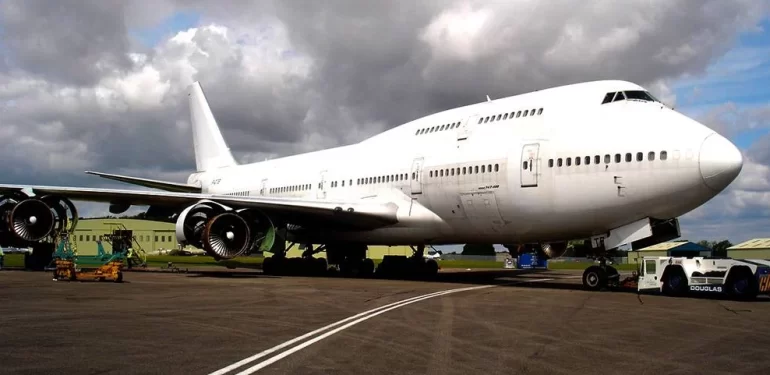 Boeing 747-400 Nedir, Hangi Ülkenin ve Kaç Kişilik? Boeing 747-400 Yolcu Uçağı Özellikleri ve Üretim Tarihi