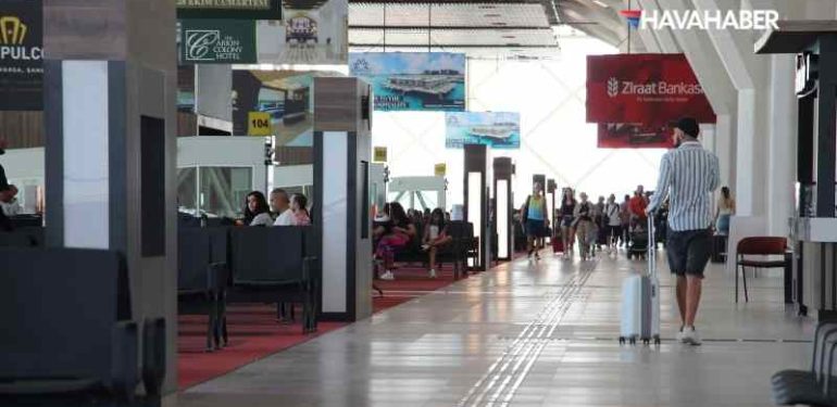 Ercan Havalimanı Kurban Bayramı’nda 10 Günde 878 Uçağa Hizmet Verecek