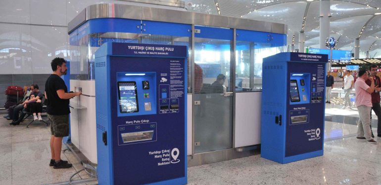 Cüneyt Özdemir’den Harç Pulu Zammına Sert Eleştiri: “Dünyanın Hiçbir Yerinde Böyle Bir Şey Yok”