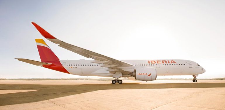 Iberia’ya Ait A350 tipi yolcu uçağı Peru’da Aydınlatma Direğine Çarptı