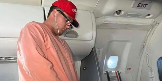 American Eagle Uçağında Şok Eden Görüntüler: Yolcu Koridora İşed