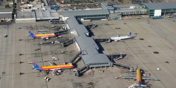 Jamaika’da Beril Kasırgası Havalimanının Çatısını Kopardı