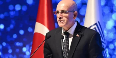 Mehmet Şimşek'ten AJet'te ailesi için başka yolcular indirildi iddialarına ilişkin açıklama