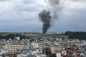 Nepal’de 19 kişiyi taşıyan küçük uçak kalkış sırasında düştü