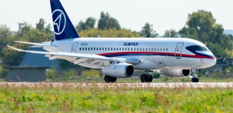 Moskova’da Deneme Uçuşu Yapan Sukhoi Superjet 100 Düştü: 3 Mürettebat Hayatını Kaybetti