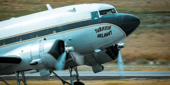 Douglas DC-7 Nedir, Hangi Ülkenin ve Kaç Kişilik? Douglas DC-7 Yolcu Uçağı Özellikleri ve Üretim Tarihi