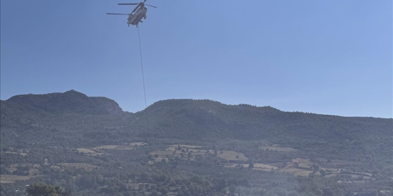 Adana’da orman yangınına müdahale eden helikopter suya düştü