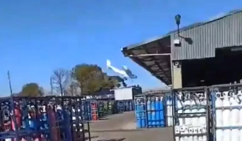 Fabrikadan Kovulan İşçi Cessna 152 ile İntihar Dalışı Yaptı!