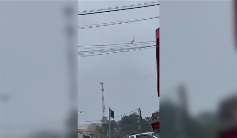 Brezilya’da 62 kişiyi taşıyan uçak yerleşim yerine düştü: Kurtulan yok!