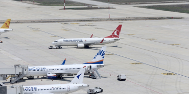 Çukurova Uluslararası Havalimanı'na ilk yolcu uçağı indi