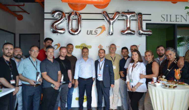 ULS Havayolları 20. Yılını Yeni Genel Merkezinde Kutladı