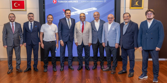 Malatya Heyeti THY’yi Ziyaret Ederek Uçak Seferlerinin Artırılmasını Talep Etti