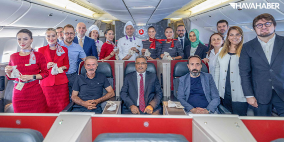 Ahmet Bolat’ın projesi New York uçuşunda gerçekleşti… THY yolculara dünyanın ilk ekmeğini ikram etti