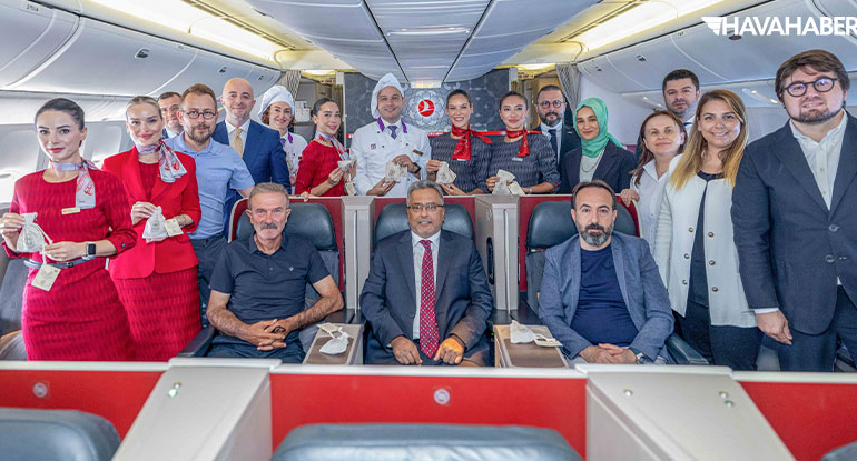 Ahmet Bolat’ın projesi New York uçuşunda gerçekleşti… THY yolculara dünyanın ilk ekmeğini ikram etti