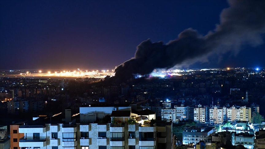 İngiltere, Lübnan'da bulunan İngiliz vatandaşları için tahliye uçuşlarının başlayacağını açıkladı. Yapılan açıklamada, uçuşlarda yer alacak yolcuların kişi başı 350 sterlin ödemesi gerektiği bildirildi.