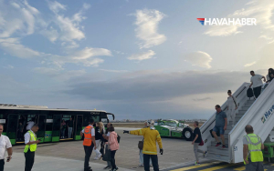 corendon-tekerlek-patlattı-tahliye