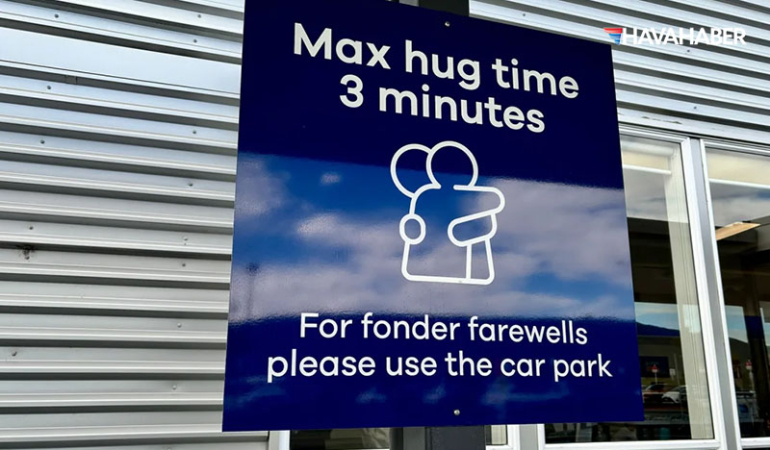 Havalimanında sarılmaya 3 dakika sınırlaması getirildi