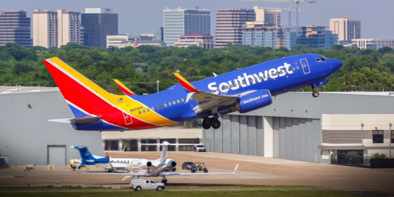 Dallas Havalimanında Silahlı Saldırı: Kalkışa Hazırlanan Uçağa Ateş Açıldı