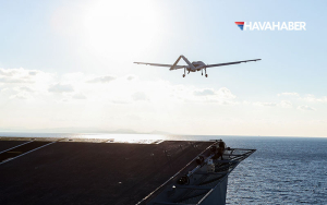 Dünya-havacılık-tarihinde-bir-ilk!-Bayraktar-TB3-SİHA,-TCG-ANADOLU’ya-iniş-kalkış-yaptı7