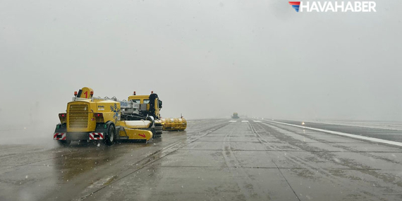 İstanbul’da Uçuşlara Kar Engeli! Hangi Seferler İptal Edildi?