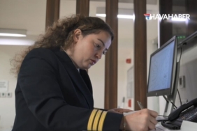 AJet ikinci pilotu Özge Atakan Pilot olmak gurur verici, özellikle kadın pilot olmak çok gurur verici